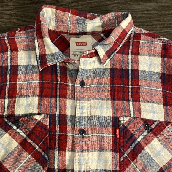 Levi’s plaid flannel. Size L. Red/cream/blue. Button down. Long sleeve. Collar. - Picture 4 of 12